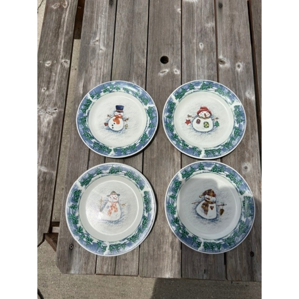 Oneida Kitchen Snowman Salad Plates Set of 4 Christmas Holiday Stoneware 8 Inch‎